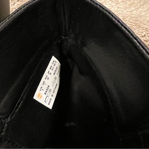 TIMERLAND SUEDE HEELED BOOTS EUC - Picture 9 of 10